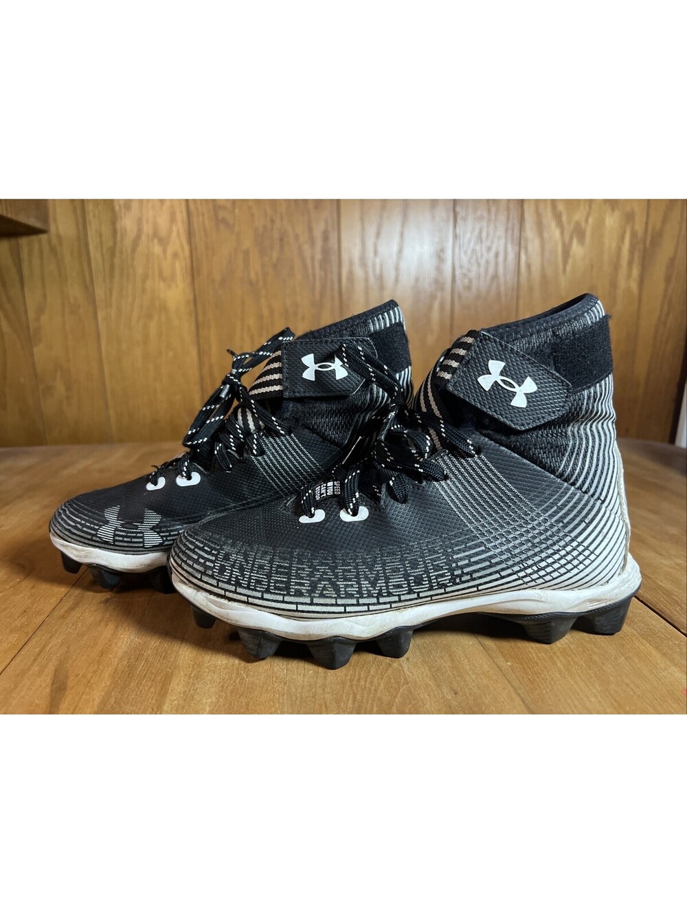 Under Armour Youth Highlight Franchise Football Cleats Shoes Size 3.5Y